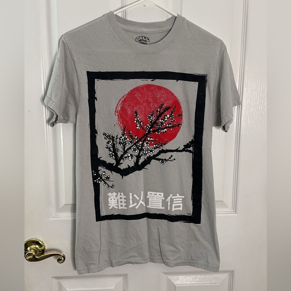 Gray t-shirt